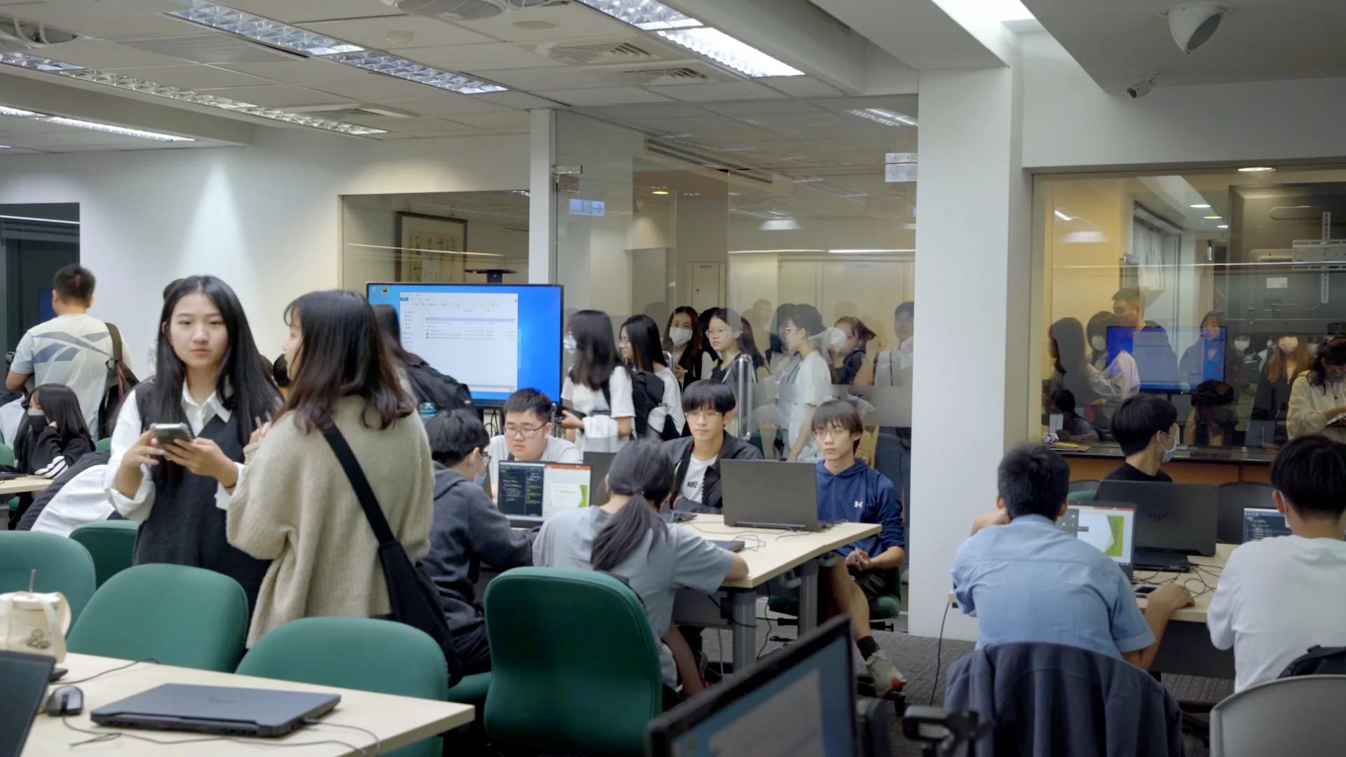 資訊科技素養培育計畫 TA Building! 打造程式學習的加速器 訪談影片